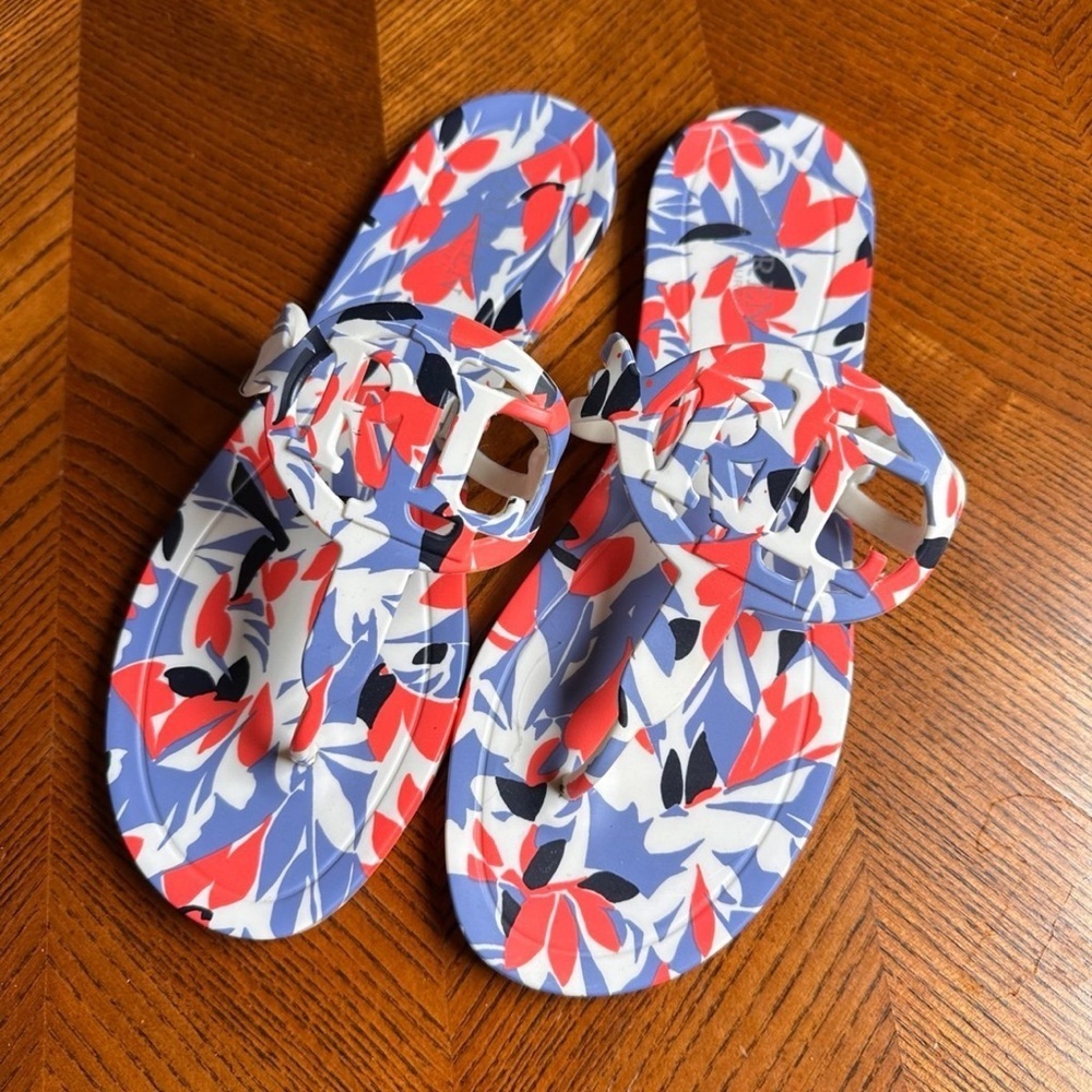 Lauren Ralph Lauren Audrie Floral
Jelly Sandal Henri Floral Sz 8 B (M) - Picture 2 of 4